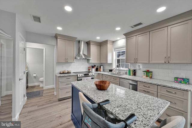 99 CONSTITUTION AVE, Reading, PA 19606