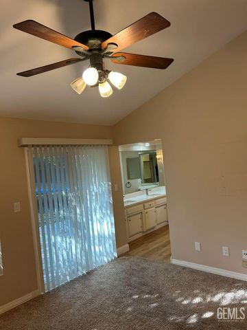 3105 Loveland Way, Bakersfield, CA 93309