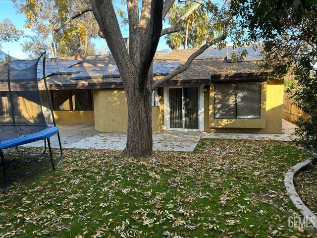 3105 Loveland Way, Bakersfield, CA 93309