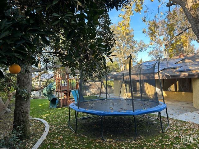 3105 Loveland Way, Bakersfield, CA 93309