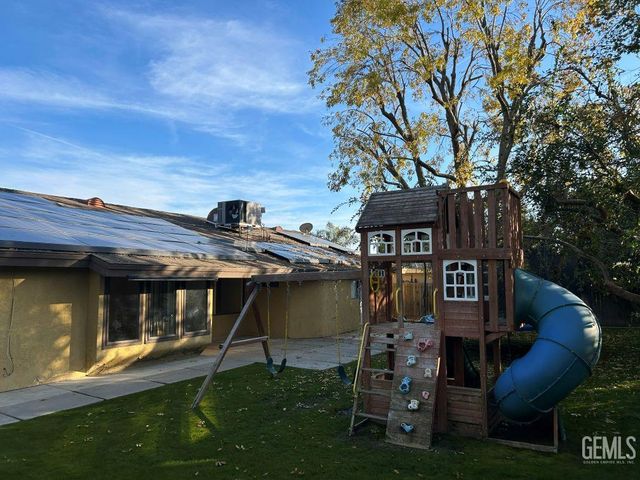 3105 Loveland Way, Bakersfield, CA 93309