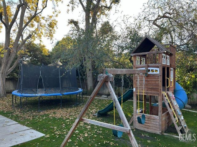 3105 Loveland Way, Bakersfield, CA 93309