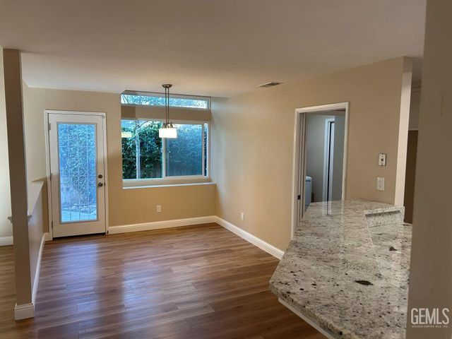 3105 Loveland Way, Bakersfield, CA 93309