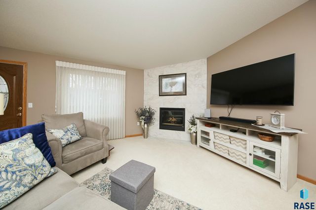 3300 W Miles Pl Place 201, Sioux Falls, SD 57108