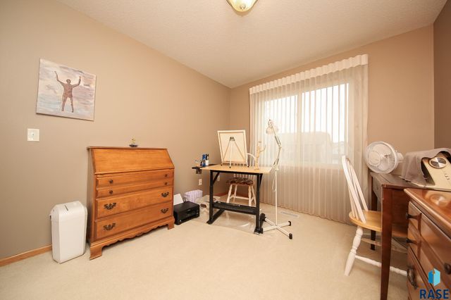 3300 W Miles Pl Place 201, Sioux Falls, SD 57108