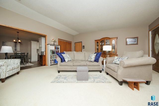 3300 W Miles Pl Place 201, Sioux Falls, SD 57108