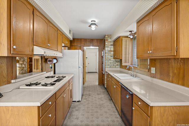 1023 MELISSA DR, San Antonio, TX 78213