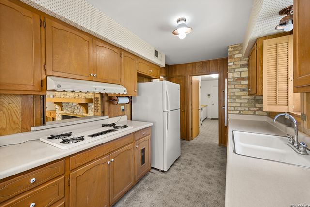 1023 MELISSA DR, San Antonio, TX 78213