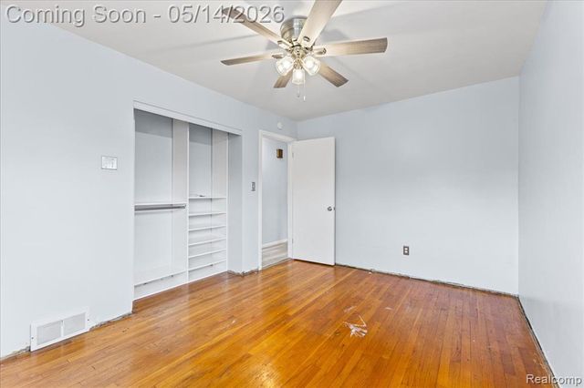 8435 Nightingale Street, Dearborn Heights, MI 48127