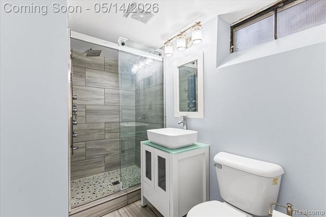 8435 Nightingale Street, Dearborn Heights, MI 48127