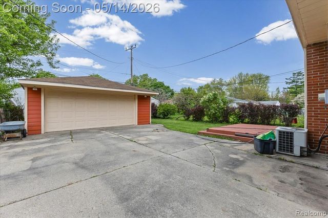 8435 Nightingale Street, Dearborn Heights, MI 48127