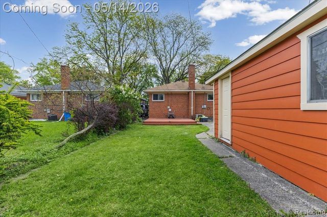 8435 Nightingale Street, Dearborn Heights, MI 48127