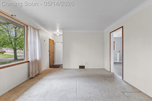 8435 Nightingale Street, Dearborn Heights, MI 48127