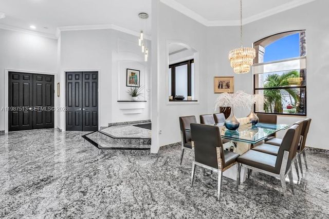 15127 SW 40th St, Davie, FL 33331