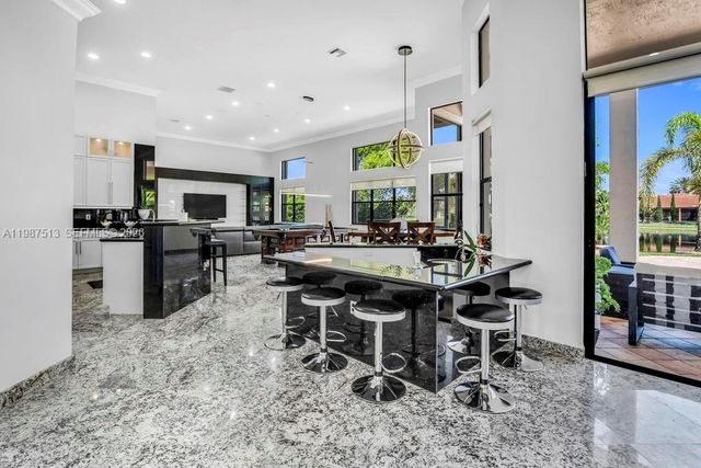 15127 SW 40th St, Davie, FL 33331