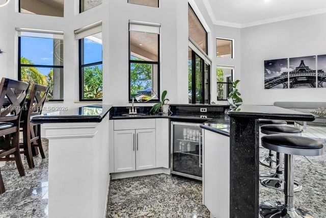 15127 SW 40th St, Davie, FL 33331