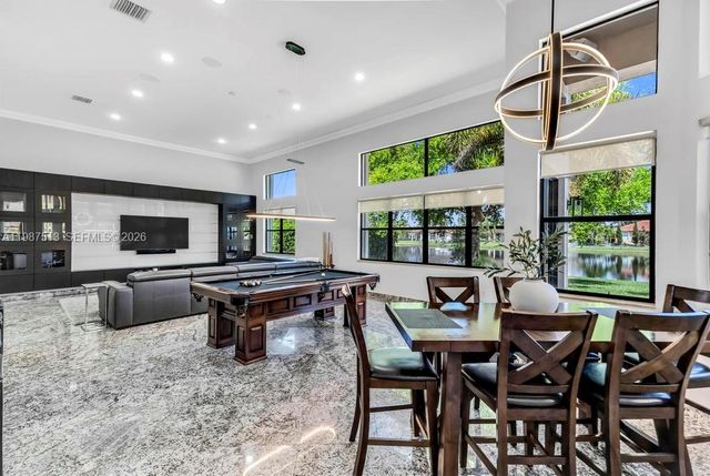 15127 SW 40th St, Davie, FL 33331