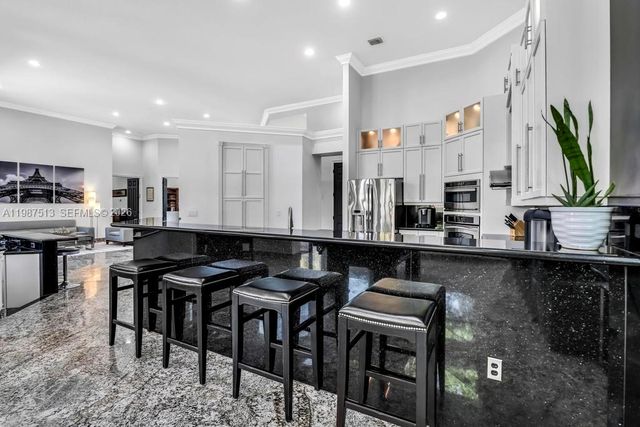 15127 SW 40th St, Davie, FL 33331