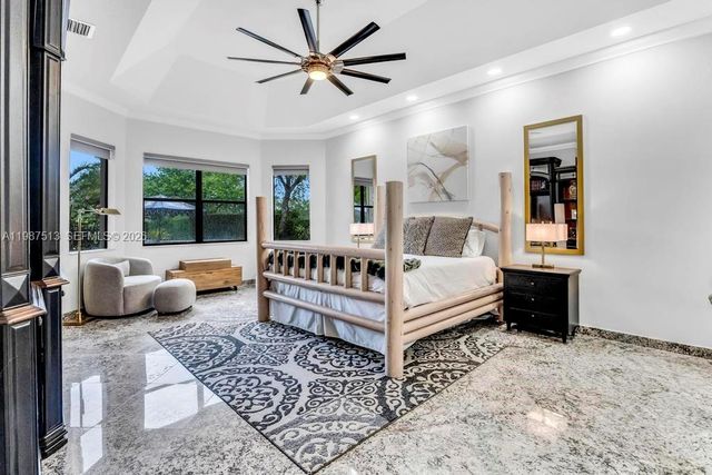 15127 SW 40th St, Davie, FL 33331