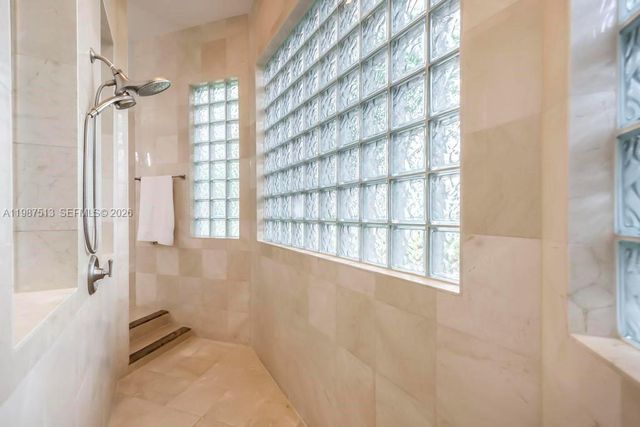 15127 SW 40th St, Davie, FL 33331