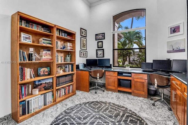 15127 SW 40th St, Davie, FL 33331