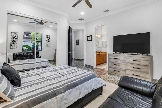 15127 SW 40th St, Davie, FL 33331