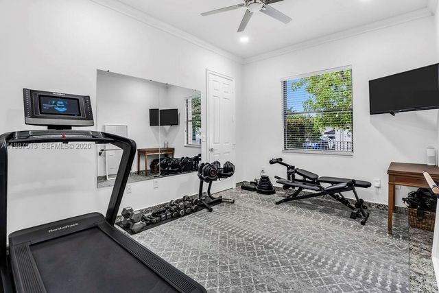 15127 SW 40th St, Davie, FL 33331