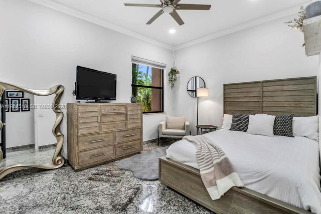 15127 SW 40th St, Davie, FL 33331