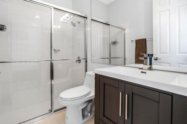 15127 SW 40th St, Davie, FL 33331