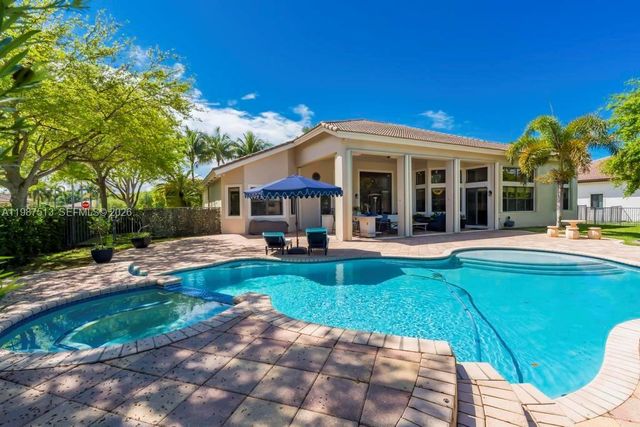 15127 SW 40th St, Davie, FL 33331