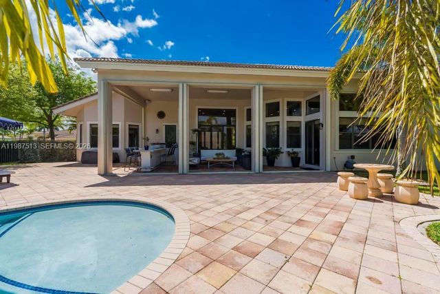 15127 SW 40th St, Davie, FL 33331