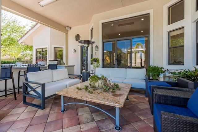 15127 SW 40th St, Davie, FL 33331