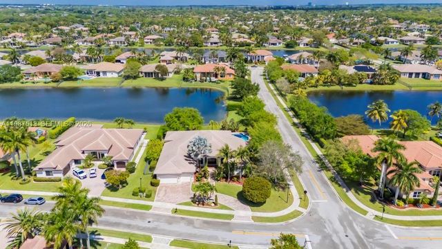 15127 SW 40th St, Davie, FL 33331