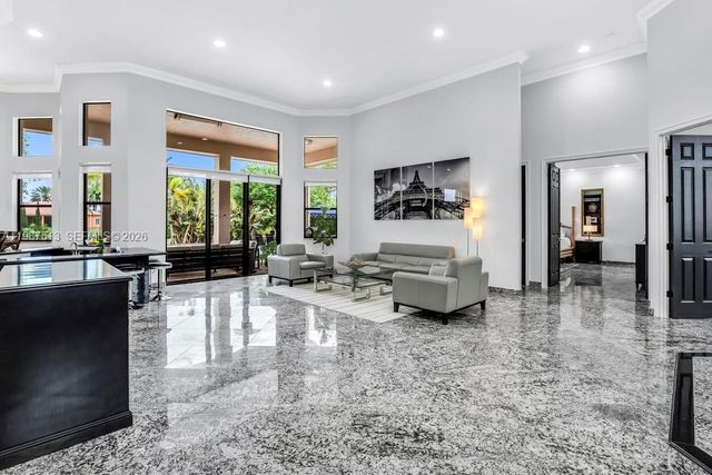 15127 SW 40th St, Davie, FL 33331