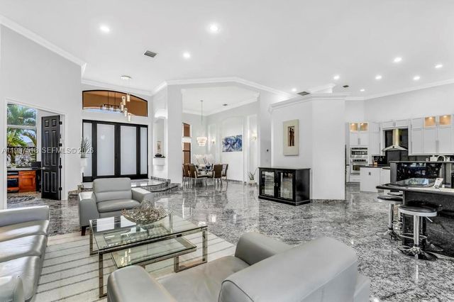 15127 SW 40th St, Davie, FL 33331