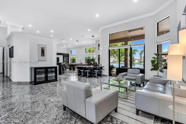 15127 SW 40th St, Davie, FL 33331