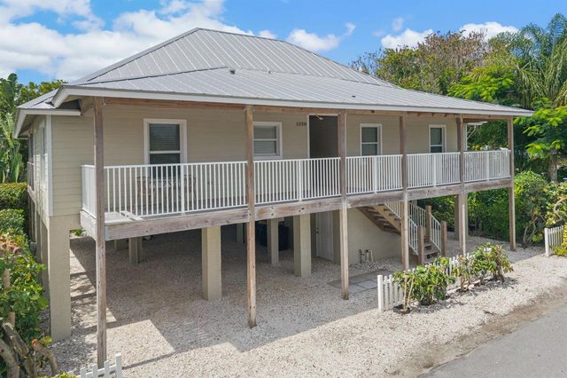 1790 NE MANGO Terrace, Jensen Beach, FL 34957