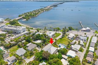 1790 NE MANGO Terrace, Jensen Beach, FL 34957