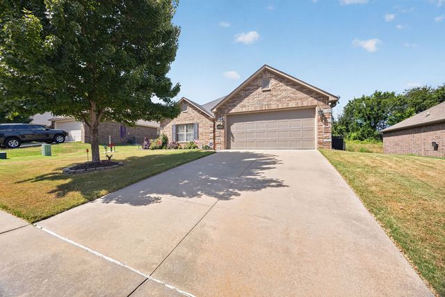 2550 Iron Avenue, Farmington, AR 72730