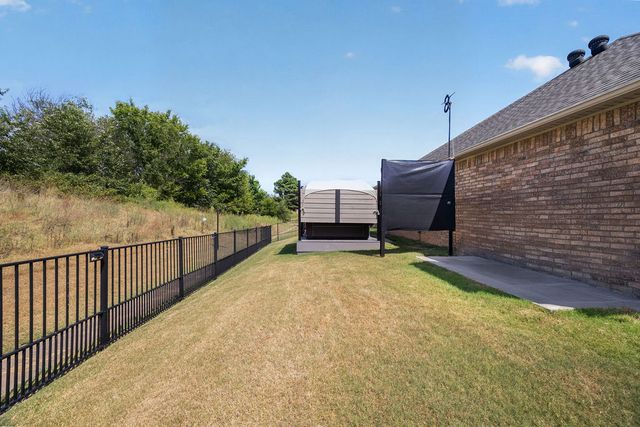 2550 Iron Avenue, Farmington, AR 72730