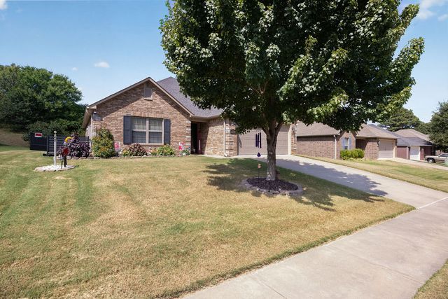 2550 Iron Avenue, Farmington, AR 72730