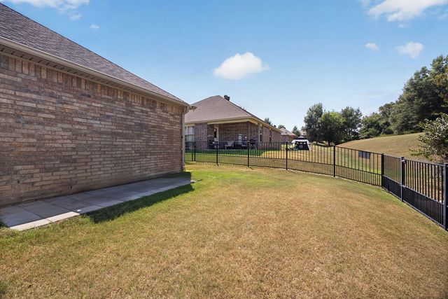 2550 Iron Avenue, Farmington, AR 72730