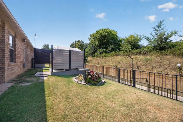 2550 Iron Avenue, Farmington, AR 72730
