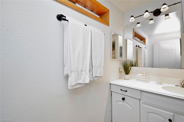 163 Black Pine Road, Newland, NC 28657