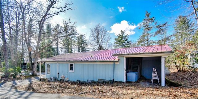 163 Black Pine Road, Newland, NC 28657