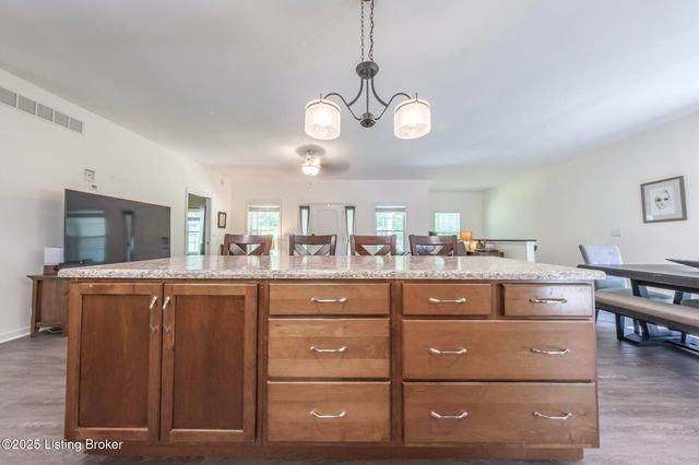 164 Greenshores Circle Ln, Mcdaniels, KY 40152