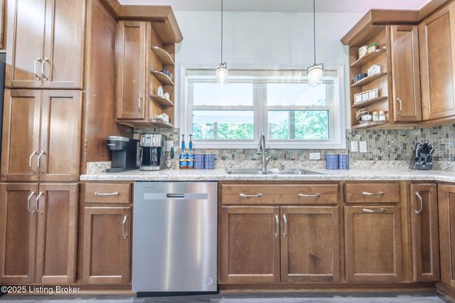 164 Greenshores Circle Ln, Mcdaniels, KY 40152