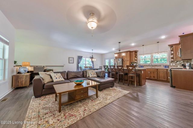 164 Greenshores Circle Ln, Mcdaniels, KY 40152