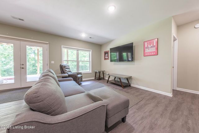 164 Greenshores Circle Ln, Mcdaniels, KY 40152