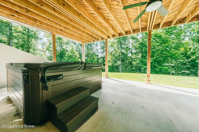 164 Greenshores Circle Ln, Mcdaniels, KY 40152